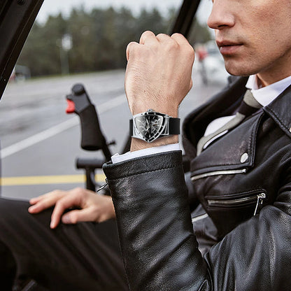 WINNER automatisch herenhorloge, driehoekig skeletontwerp, lichtgevende wijzers, rubberen band, militaire stijl, luxe mechanisch horloge