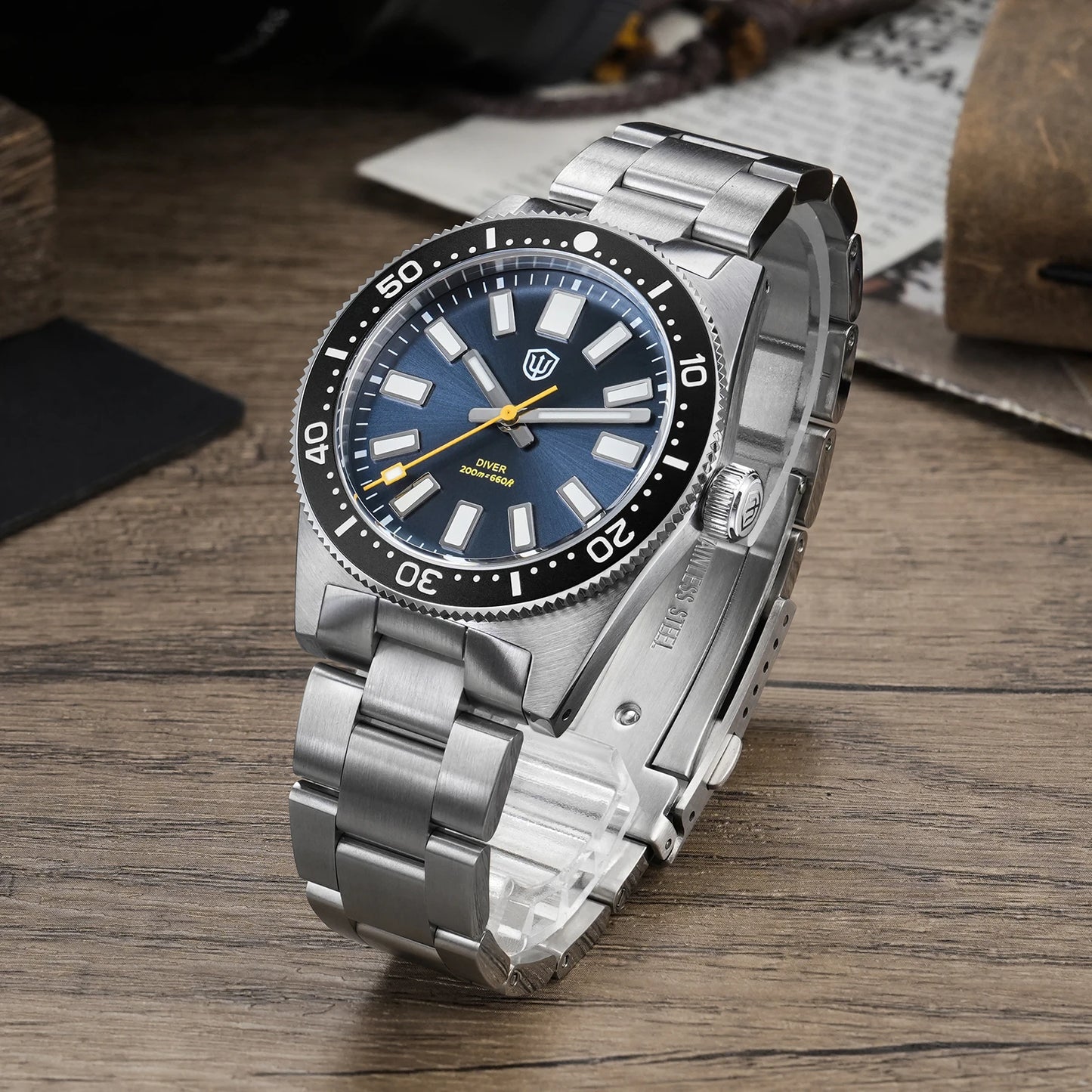 Watchdives Wd1965 V2 Fashion Quartz Wristwatches Vh31 Sapphire Man Watches Luxury Stainless Steel 200M Waterproof Diver Watch