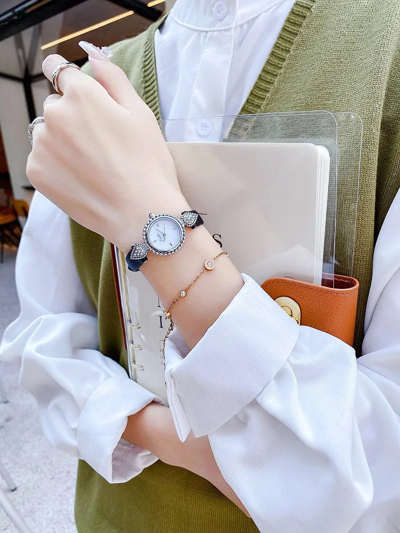 UTHAI Women Watch Light Luxury Brand Shell Faced Diamond Watches Waterproof Leather Strap Ladies Fashion Quartz Wristwatch gift