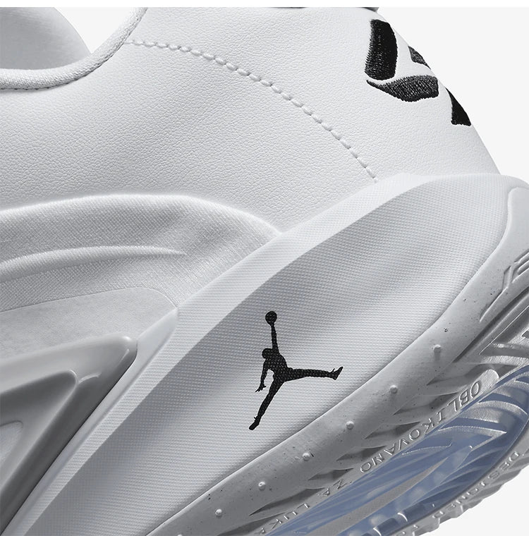 Nike Authentic JORDAN férfi párnázott, alacsony szárú sportos kosárlabdacipő FQ7455-106