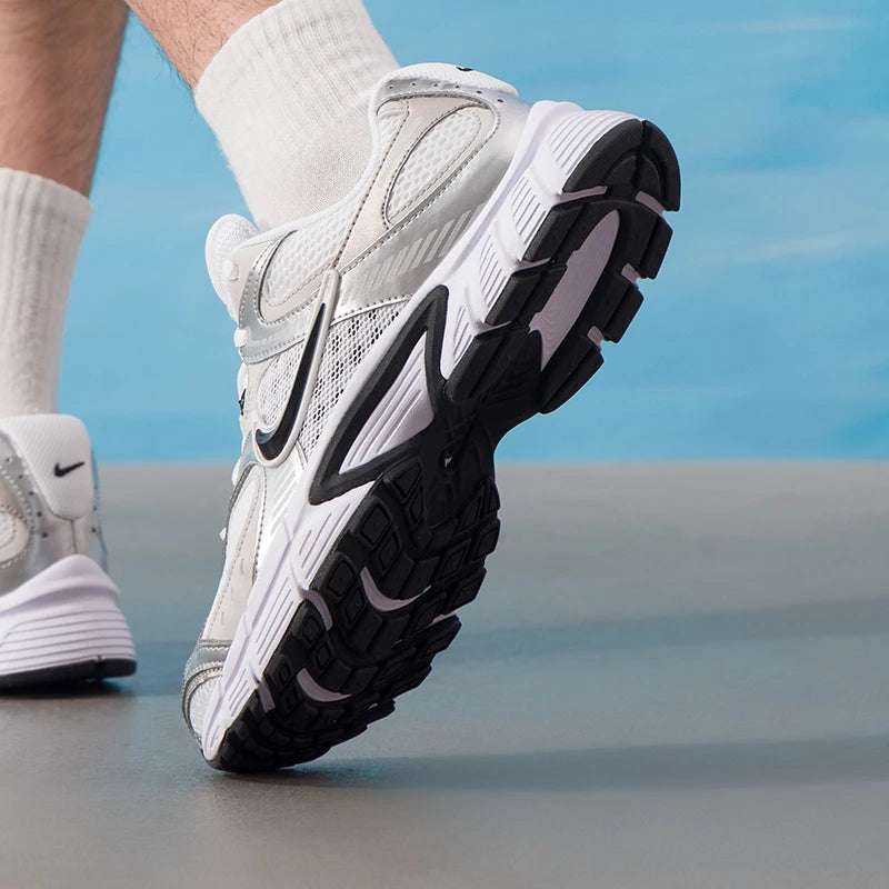Nike (Nike) V5 Rnr miesten urheilukengät, trendikkäät ja muodikkaat treenikengät, matalavartiset mukavat vapaa-ajan kengät Hj5228-104
