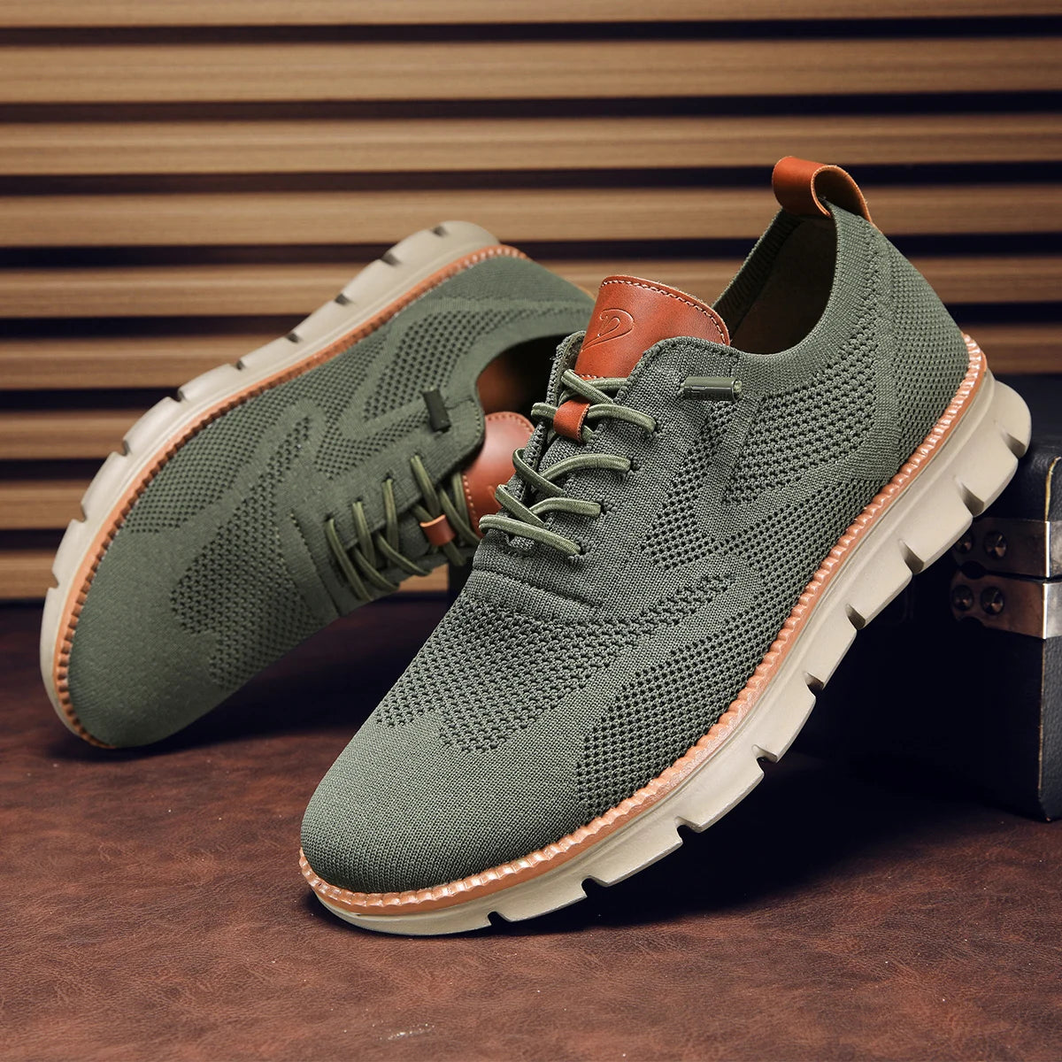 New men's large-sized casual shoes - Fly-Weave mesh breathable sports shoes, lightweight and slip-resistant men's shoes