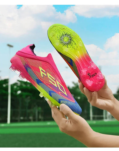 Nouvelles chaussures de football pour hommes, crampons de haute qualité, bottes de football pour terrain en herbe, idéales pour les matchs en extérieur, baskets légères mi-hautes, très vendues, antidérapantes, pour l'e