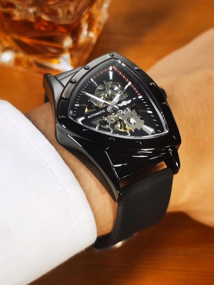 WINNER automatisch herenhorloge, driehoekig skeletontwerp, lichtgevende wijzers, rubberen band, militaire stijl, luxe mechanisch horloge
