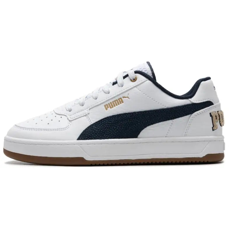 Baskets Puma Caven 2.0 Retro Club, modèle Club, couleur blanc et bleu marine, Prairie Tan, 395082-01.
