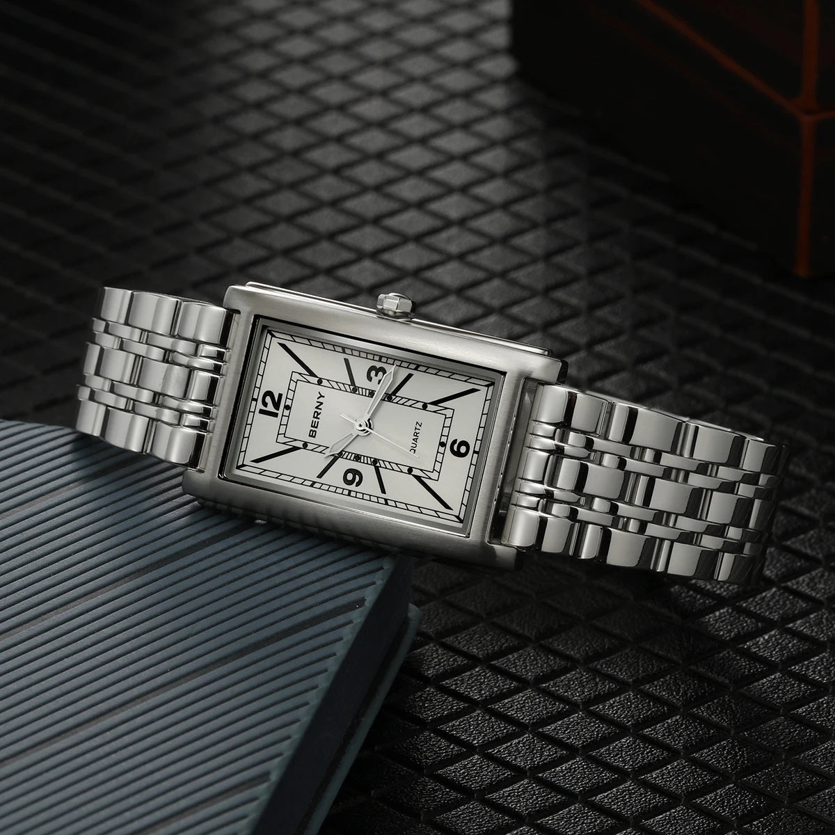 BERNY square men’s watch – Quartz movement, Roman numeral dial, luminescent display, 316L stainless steel case – An elegant and casual rectangular watch