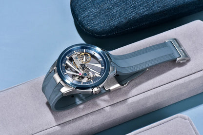 Herrenuhr von PAGANI DESIGN – Mechanisches Luxusuhrwerk mit Automatikaufzug, „Skelett“-Ausführung (mit offenem Herz), ausgestattet mit einem Tourbillon, Saphirglas mit Antireflexbeschichtung, wasserdicht und leuchtend.