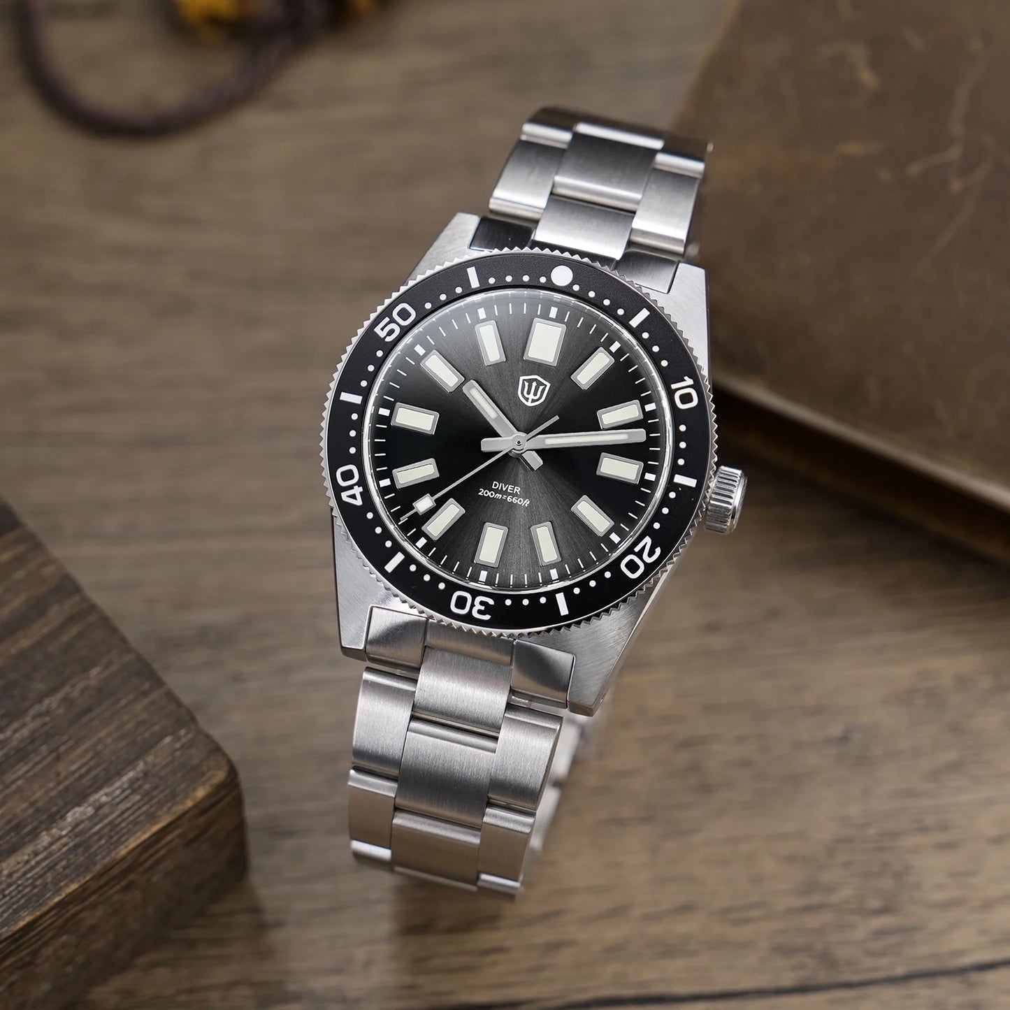 Watchdives Wd1965 V2 Fashion Quartz Wristwatches Vh31 Sapphire Man Watches Luxury Stainless Steel 200M Waterproof Diver Watch