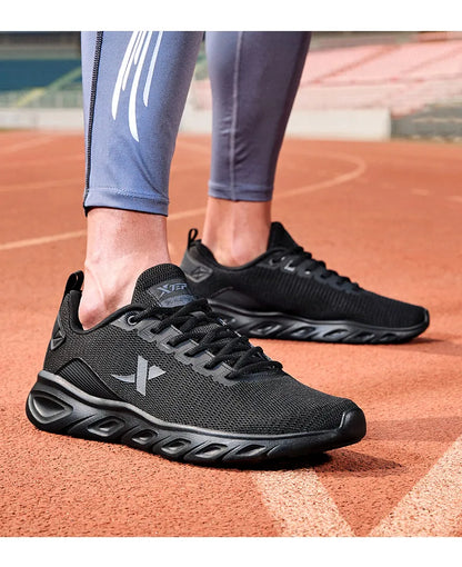 Zapatillas de running Xtep para hombre 2025 primavera, zapatillas deportivas absorbentes del sudor, resistentes al desgaste y estables, sneakers deportivos 880119115131