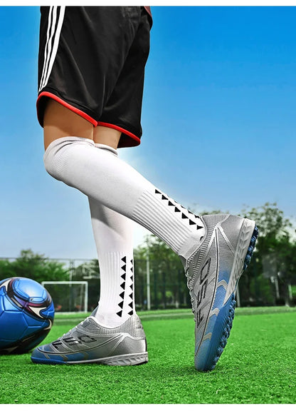 Nouvelles chaussures de football pour hommes, chaussures de sport respirantes, antidérapantes, de haute qualité, chaussures de football pour match en plein air, futsal, haute cheville, ultralégères