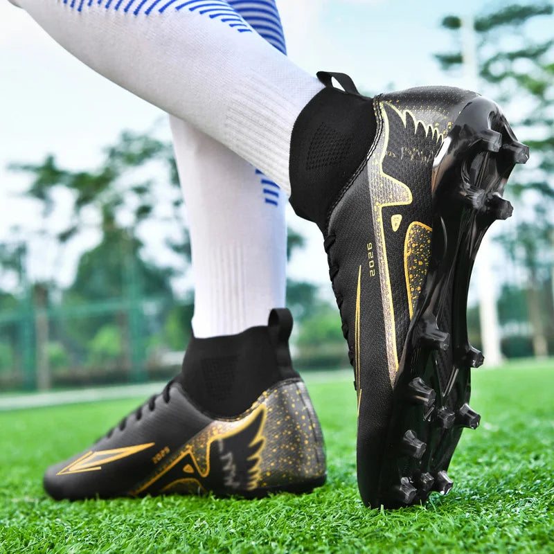 Nouvelles chaussures de football pour hommes, chaussures de soccer de haute qualité pour l'extérieur, chaussures de sport ultralégères pour l'intérieur, chaussures de sport antidérapantes à cheville haute, chaussures d