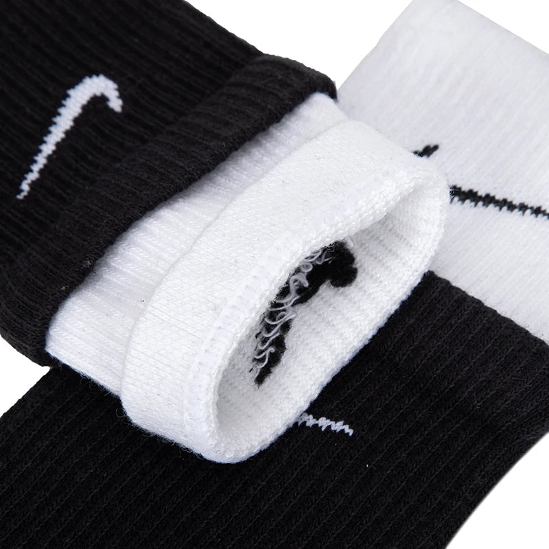 „Nike“ kojinės: vyriškos kojinės, moteriškos kojinės, kasdieninės kojinės, madingos kojinės iki blauzdos vidurio, krepšinio, bėgimo ir fitneso kojinės Dd2795-011