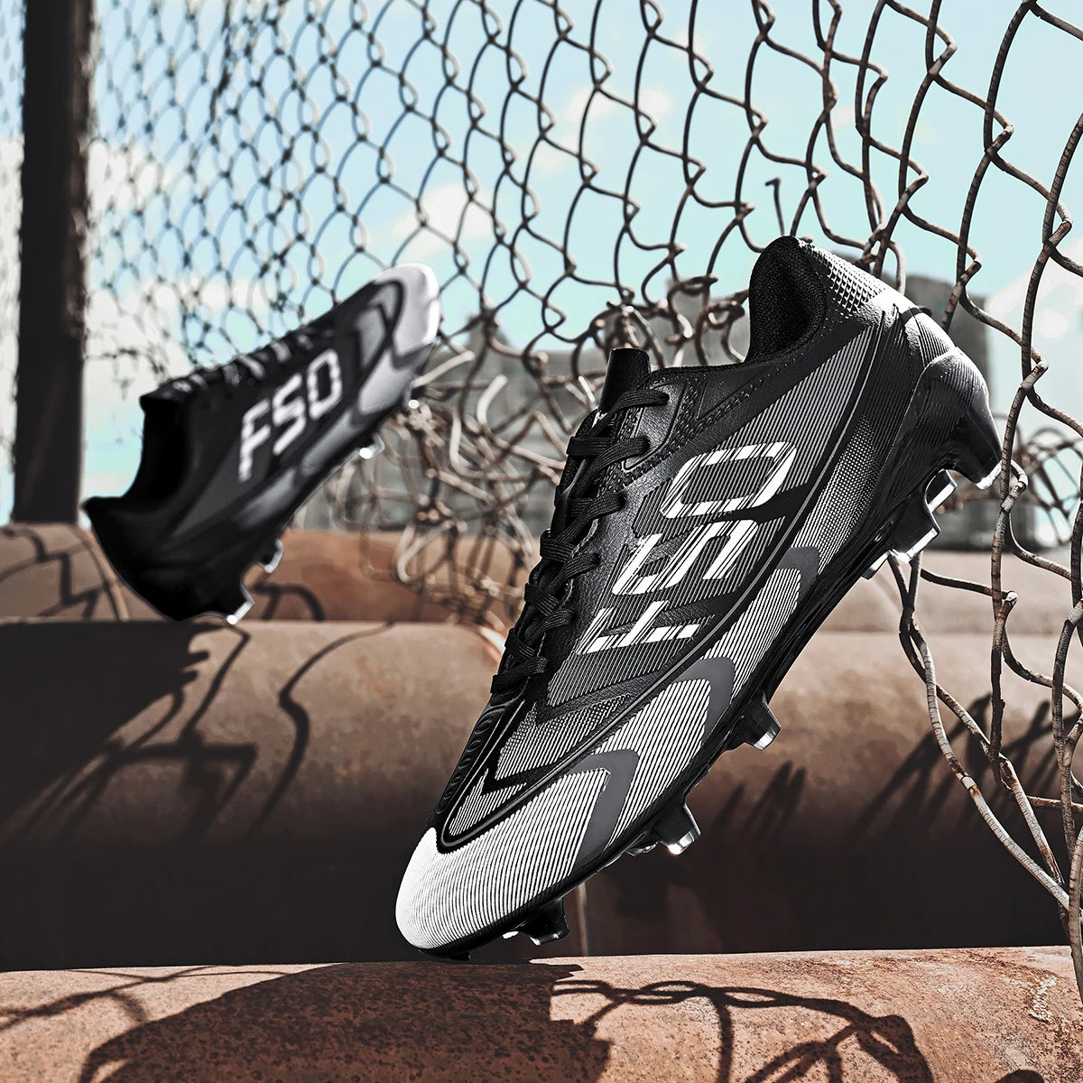 Chaussures de football pour adultes, modèle AG FG, avec crampons longs renforcés, empeigne respirante en PU, chaussures de football unisexes pour matchs sur gazon synthétique.