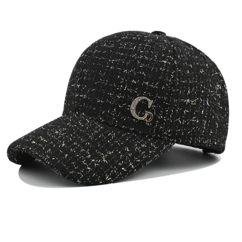Baseballkappe mit Metall-M-Aufnäher, schwarz, elegante Herrenkappe, leichte, verstellbare Sonnenkappe für Damen