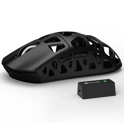Gaming miška ATTACK SHARK R3 iz magnezijeve zlitine 8K SUPERLIGHT 8000Hz, 6 nastavljivih DPI do 26000, PAW3395, BT/2.4G brezžična/žična