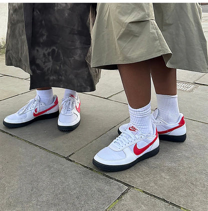 Nike:n aidot, muodikkaat, unisex-malliset, matalavartiset, nauhalliset retro-koripallokengät FQ8762-100
