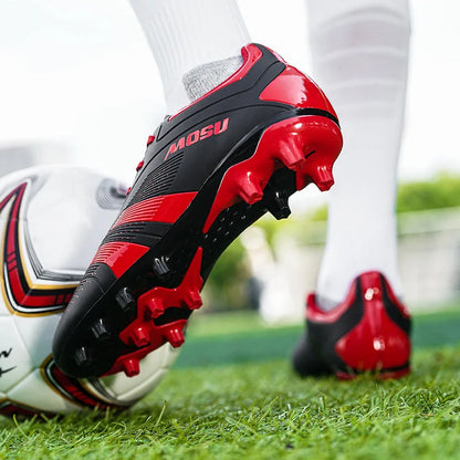 Nuevas zapatillas de fútbol para hombre y mujer, calzado deportivo para interior y exterior con tacos largos y tacos fragmentados para entrenamiento de fútbol en césped sintético