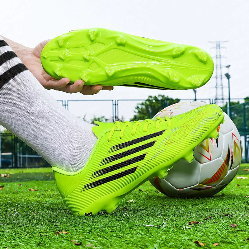 Chaussures de football pour hommes FG/AG pour terrain ferme, légères, à lacets, antidérapantes, professionnelles, pour adultes, pour la compétition en extérieur.