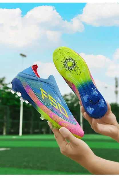 Nouvelles chaussures de football pour hommes, crampons de haute qualité, bottes de football pour terrain en herbe, idéales pour les matchs en extérieur, baskets légères mi-hautes, très vendues, antidérapantes, pour l'e