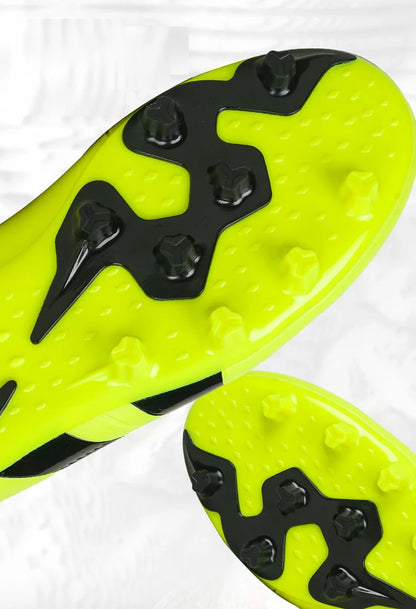 Nuevas zapatillas de fútbol para hombre y mujer, calzado deportivo para interior y exterior con tacos largos y tacos fragmentados para entrenamiento de fútbol en césped sintético