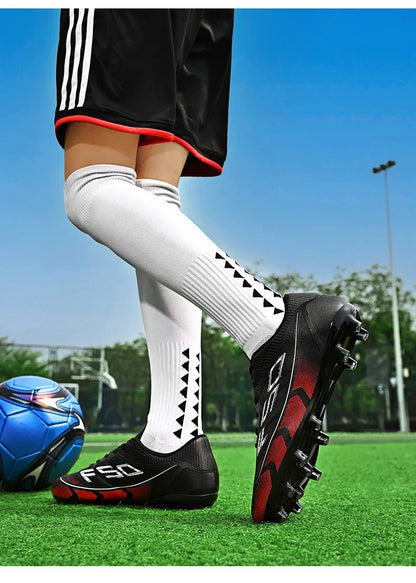 Nouvelles chaussures de football pour hommes, chaussures de sport ultralégères, chaussures de football pour matchs en plein air, futsal, haute cheville, respirantes, antidérapantes, de haute qualité