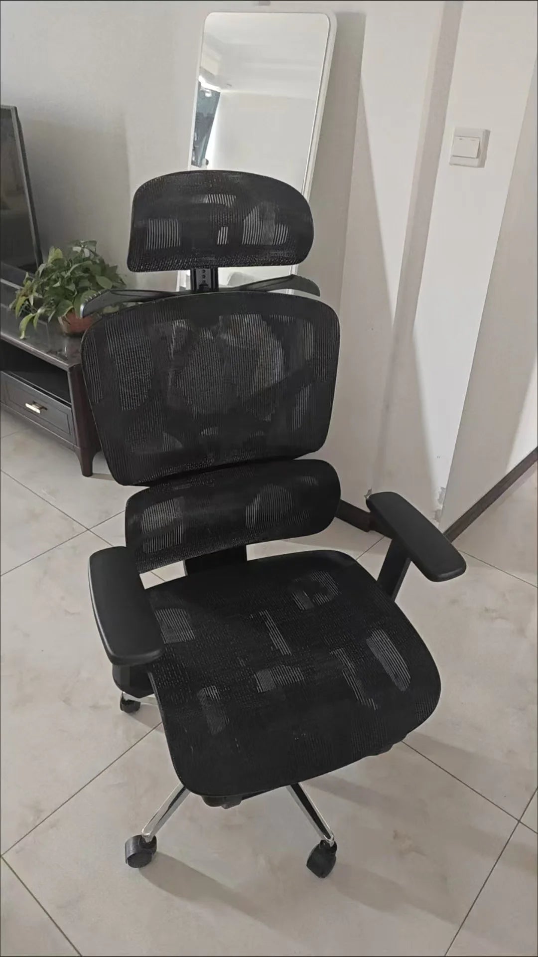 Regulowane ergonomiczne krzesło biurowe z siatki, oddychający fotel komputerowy z wysokim oparciem, podparciem lędźwiowym 6D i wysuwanym podnóżkiem