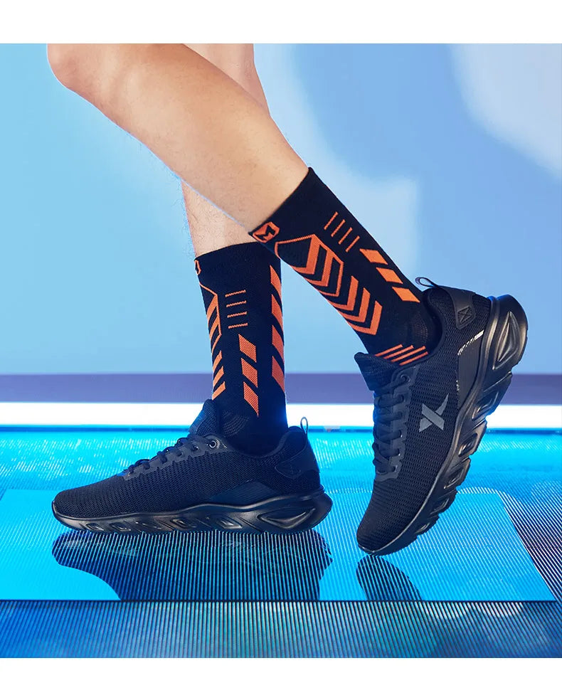 Zapatillas de running Xtep para hombre 2025 primavera, zapatillas deportivas absorbentes del sudor, resistentes al desgaste y estables, sneakers deportivos 880119115131