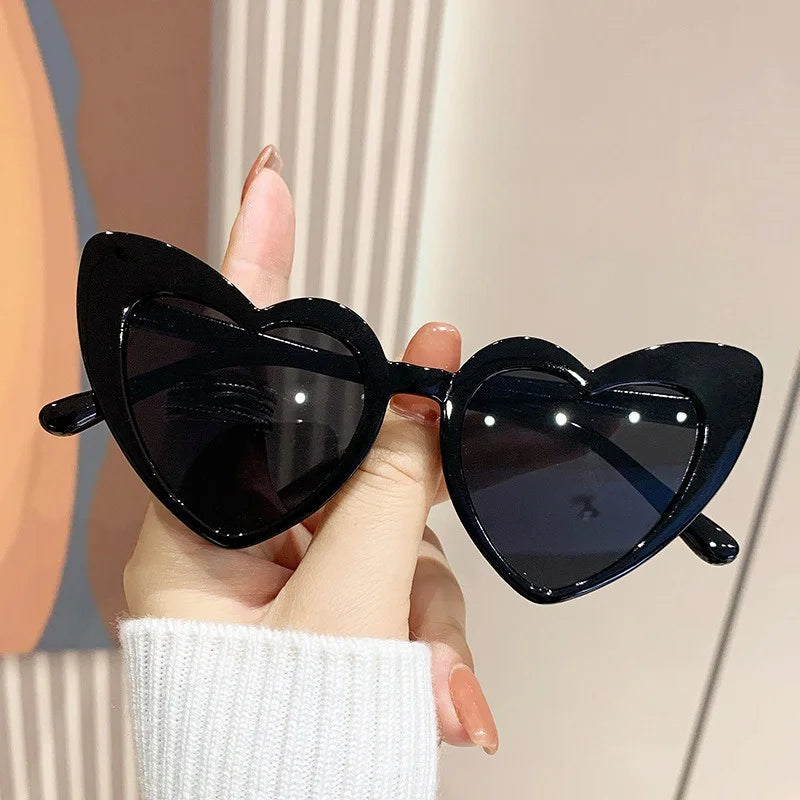 Retro Pose Love Sunglasses Female Fashion Big Face Thin Eyewear Summer Travel Sunshade