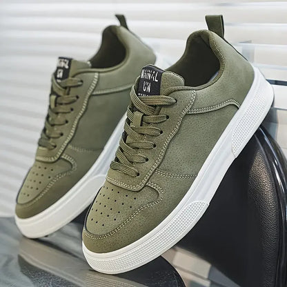 1 pair sports casual skateboarding shoes, comfortable and fashionable, with a snug upper that fits the foot and a slip-resistant sole