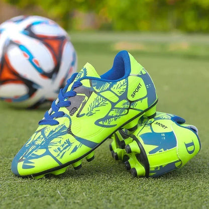 Nouvelles chaussures de football pour hommes et enfants, crampons professionnels pour adultes, chaussures de football ultralégères antidérapantes pour l'herbe, chaussures d'entraînement pour garçons, livraison directe