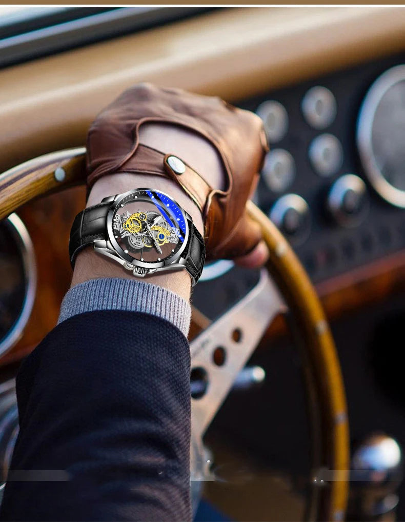 Relógio de moda para homem, modelo com abertura dupla, estilo luxuoso dourado, imitação de turbilhão mecânico, movimento de quartzo.