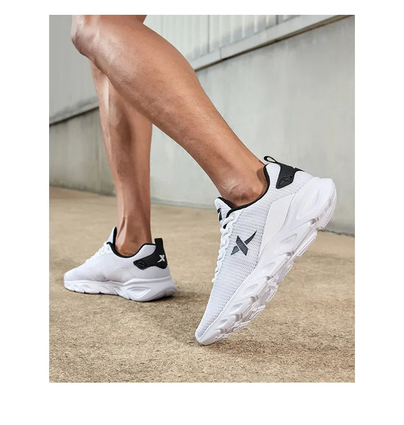 Zapatillas de running Xtep para hombre 2025 primavera, zapatillas deportivas absorbentes del sudor, resistentes al desgaste y estables, sneakers deportivos 880119115131