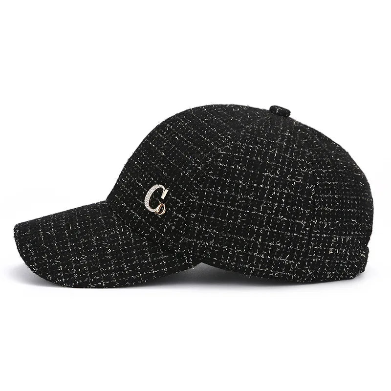 Baseballkappe mit Metall-M-Aufnäher, schwarz, elegante Herrenkappe, leichte, verstellbare Sonnenkappe für Damen