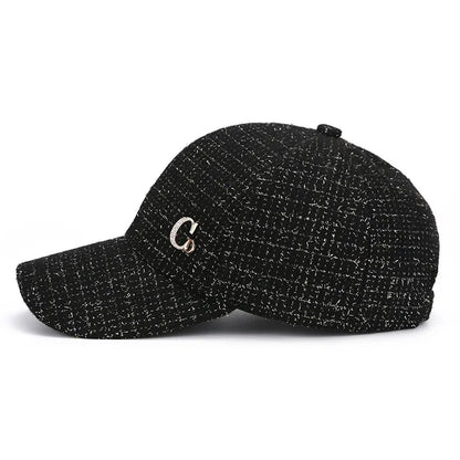 Baseballkappe mit Metall-M-Aufnäher, schwarz, elegante Herrenkappe, leichte, verstellbare Sonnenkappe für Damen
