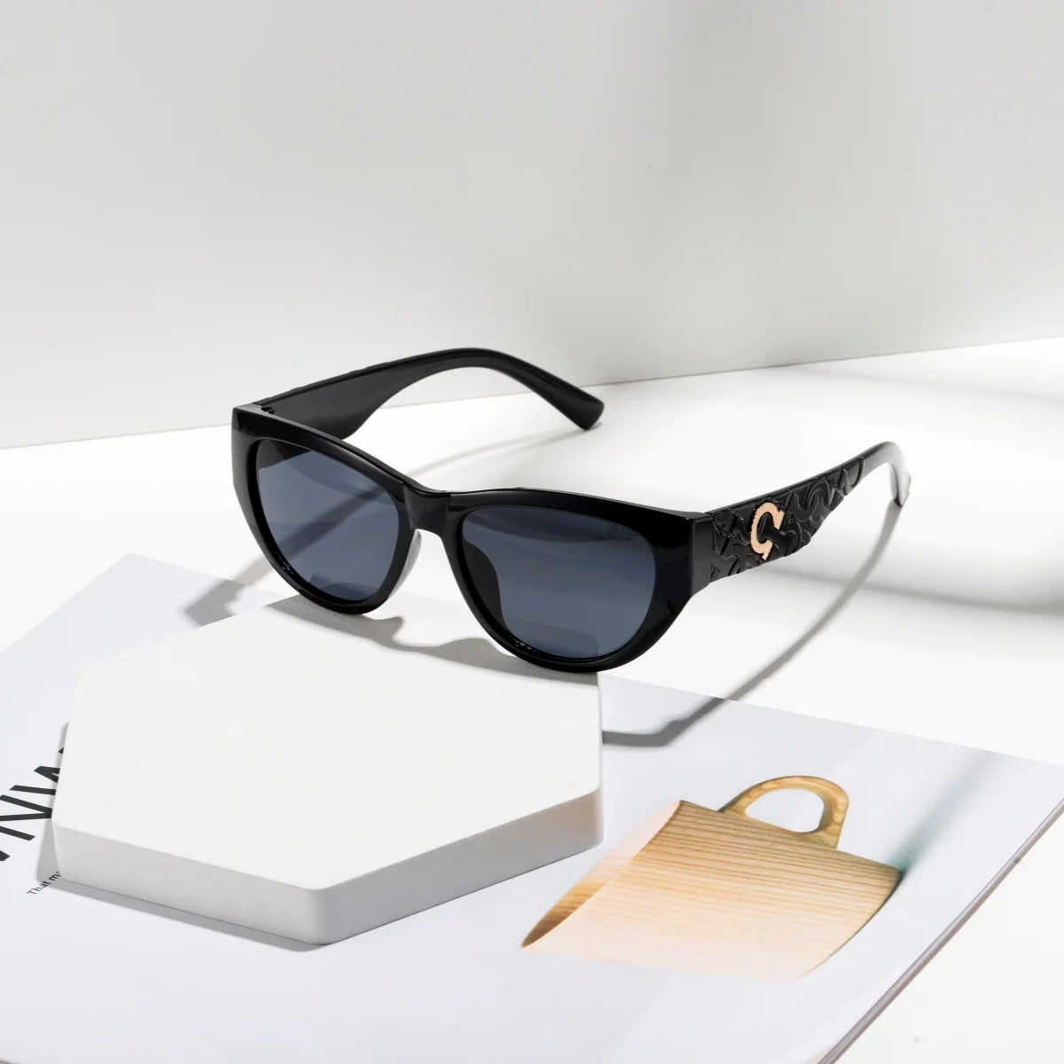 1pcs European and American retro fashion unisex sunglasses trend versatile summer sun shading, sun protection, UV resistant sung