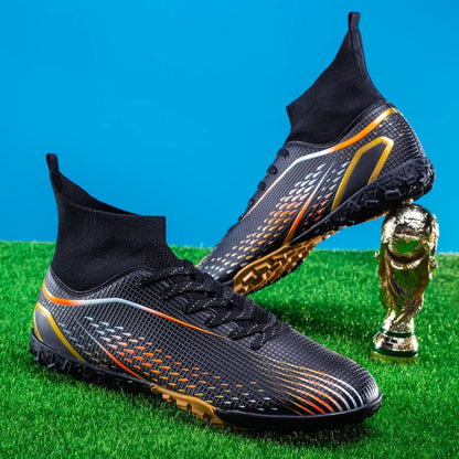 Chaussures de football à crampons multiples, semelle extérieure en caoutchouc à crampons courts et denses, semelle intermédiaire en EVA amortissante, tige synthétique douce et respirante, confort