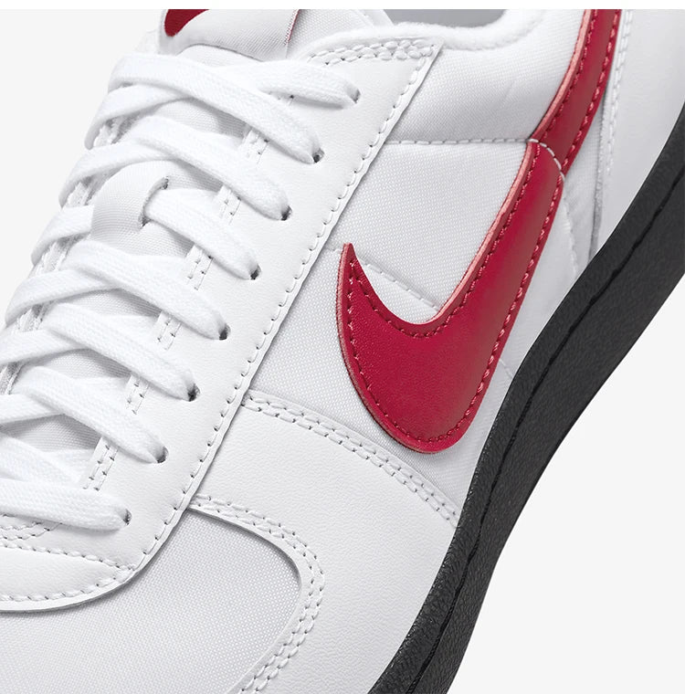 Nike:n aidot, muodikkaat, unisex-malliset, matalavartiset, nauhalliset retro-koripallokengät FQ8762-100