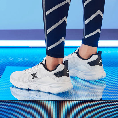Zapatillas de running Xtep para hombre 2025 primavera, zapatillas deportivas absorbentes del sudor, resistentes al desgaste y estables, sneakers deportivos 880119115131