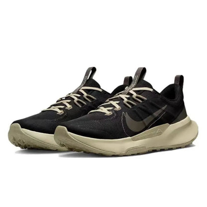 Nike JUNIPER TRAIL 2 Herrenschuhe: Bequeme, niedrige, strapazierfähige und atmungsaktive Laufschuhe; stilvoll und vielseitig einsetzbar DM0822-005