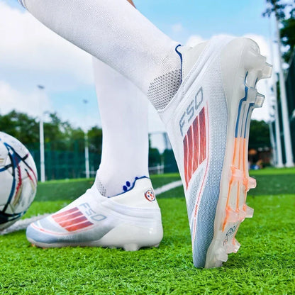 Nouvelles chaussures de football pour hommes, bottes de football confortables pour l'entraînement et les matchs en extérieur, crampons antidérapants et respirants, pour garçons et adultes, à longues pointes.
