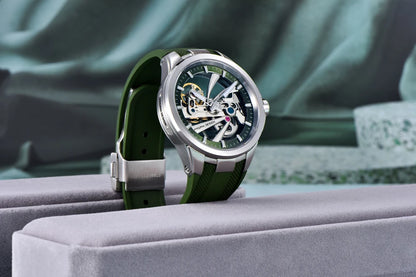 Herrenuhr von PAGANI DESIGN – Mechanisches Luxusuhrwerk mit Automatikaufzug, „Skelett“-Ausführung (mit offenem Herz), ausgestattet mit einem Tourbillon, Saphirglas mit Antireflexbeschichtung, wasserdicht und leuchtend.
