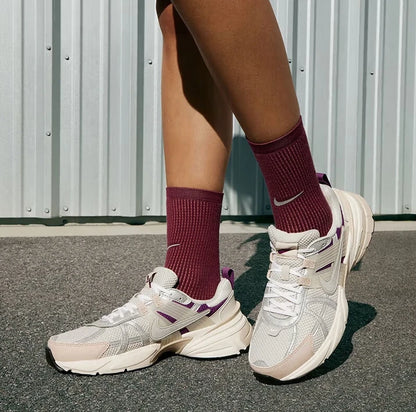 Nike's New High-Density Foam Sole Cushioning and Wear-Resistant Training Running Shoes for Men and Women, Classic V2K Run Prm Lightweight and Comfortable Outdoor Sports Running Shoes, Trendy Retro Style Fashionable Versatile