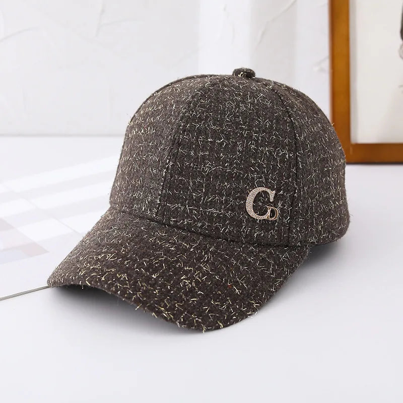 Baseballkappe mit Metall-M-Aufnäher, schwarz, elegante Herrenkappe, leichte, verstellbare Sonnenkappe für Damen