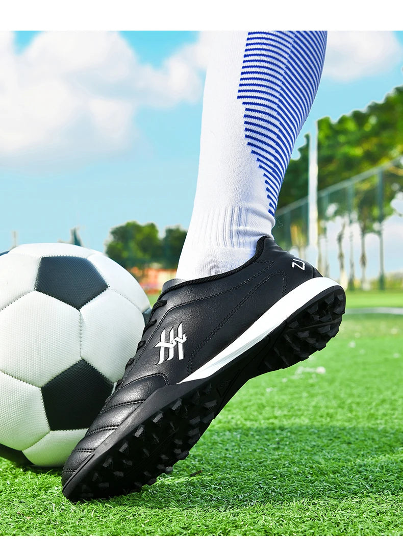 Nouveaux hommes haute cheville en plein air ultraléger bottes de Football chaussures de Football intérieur de haute qualité chaussures de sport antidérapantes Futsal antidérapant