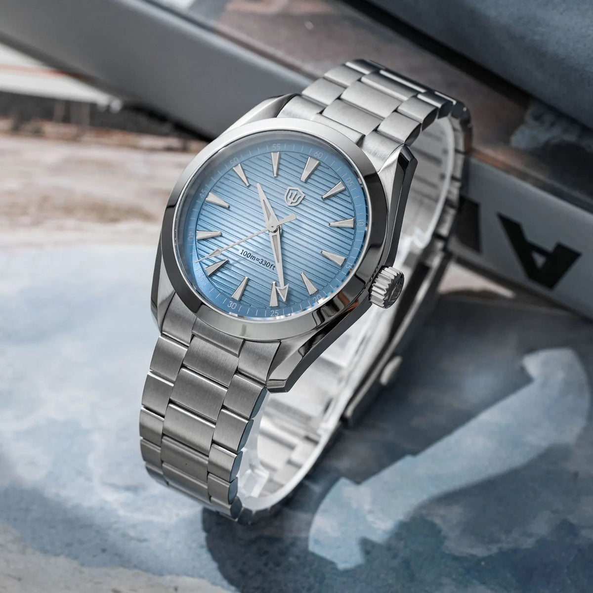 Ceas Watchdives WD0006, mecanism VH31 cu secundar fluid, sticlă de safir bombată, strat luminescent BGW9, rezistent la apă până la 10 bari, 38 mm, stil vintage