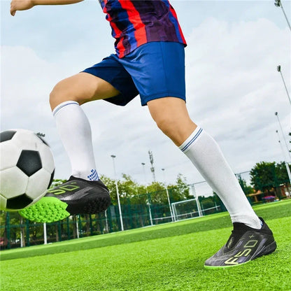 Nouvelles chaussures de football pour hommes, chaussures de match en extérieur, baskets de soccer, chaussures montantes de haute qualité, crampons antidérapants pour futsal et terrain synthétique, meilleures ventes
