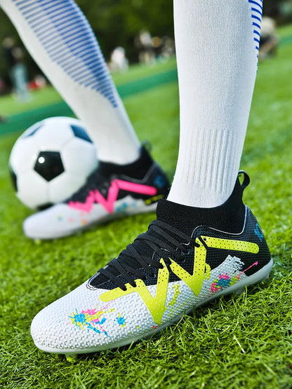 Nauji vyriški futbolo bateliai su dygliais, profesionalūs futbolo bateliai salei, greitai futbolo aikštei skirti batai, originalūs treniruočių sportbačiai berniukams