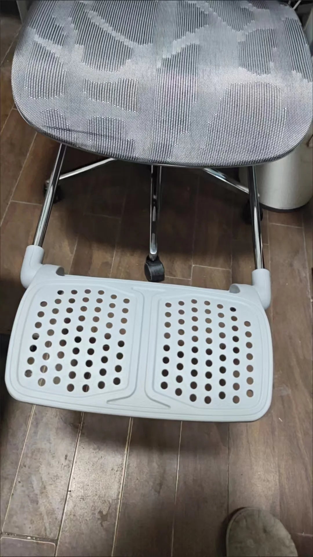 Regulowane ergonomiczne krzesło biurowe z siatki, oddychający fotel komputerowy z wysokim oparciem, podparciem lędźwiowym 6D i wysuwanym podnóżkiem