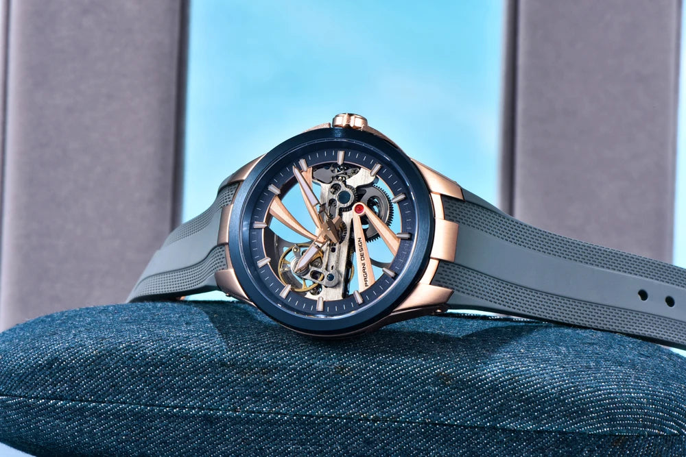 Herrenuhr von PAGANI DESIGN – Mechanisches Luxusuhrwerk mit Automatikaufzug, „Skelett“-Ausführung (mit offenem Herz), ausgestattet mit einem Tourbillon, Saphirglas mit Antireflexbeschichtung, wasserdicht und leuchtend.