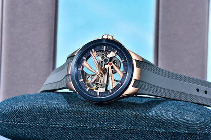 Herrenuhr von PAGANI DESIGN – Mechanisches Luxusuhrwerk mit Automatikaufzug, „Skelett“-Ausführung (mit offenem Herz), ausgestattet mit einem Tourbillon, Saphirglas mit Antireflexbeschichtung, wasserdicht und leuchtend.